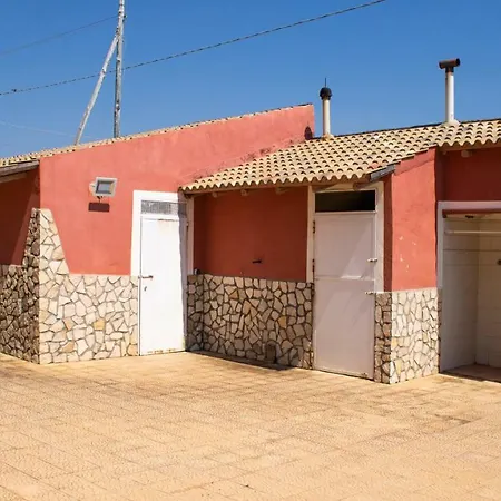 Domizia Marechiaro *